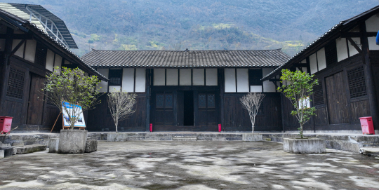 红三十三军二九七团医务所旧址