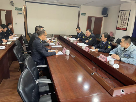 杨学春副总队长到城口县生态环境局开展稽查工作