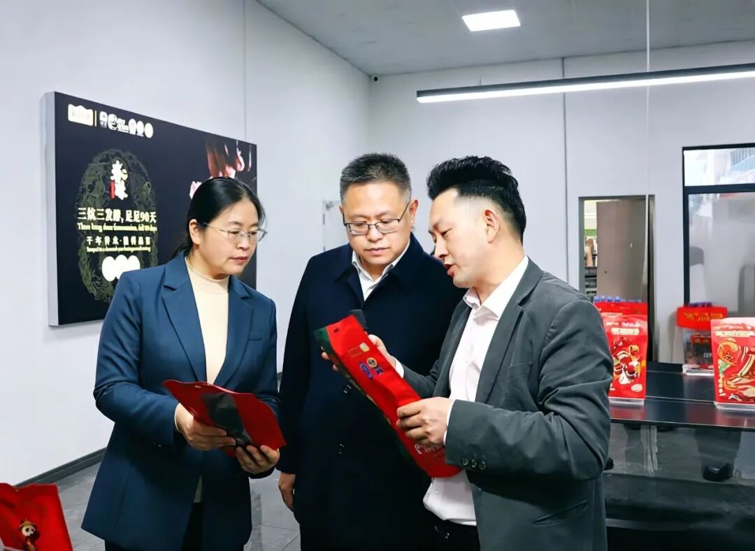 巫山县党政代表团到我县考察调研